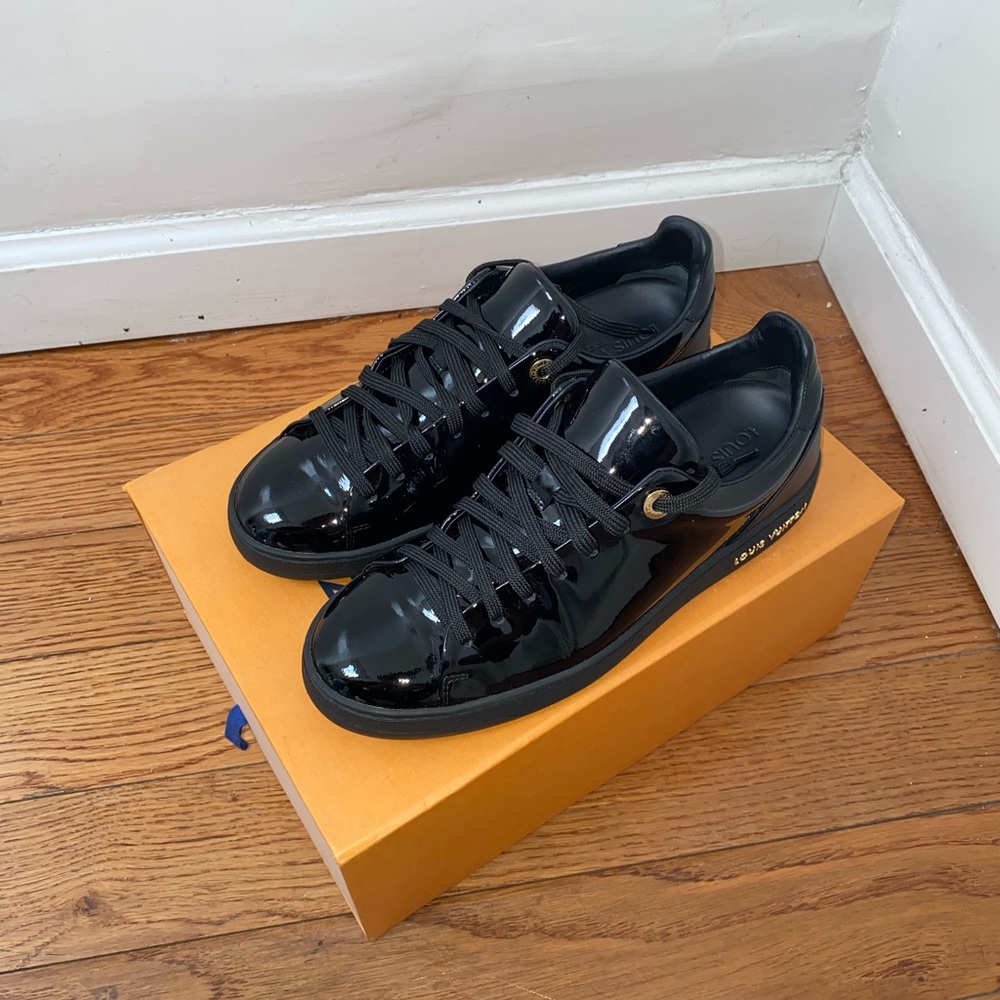 Women’s Size 7 (EU 37) Black Louis Vuitton Sneaker - Picture 3 of 11